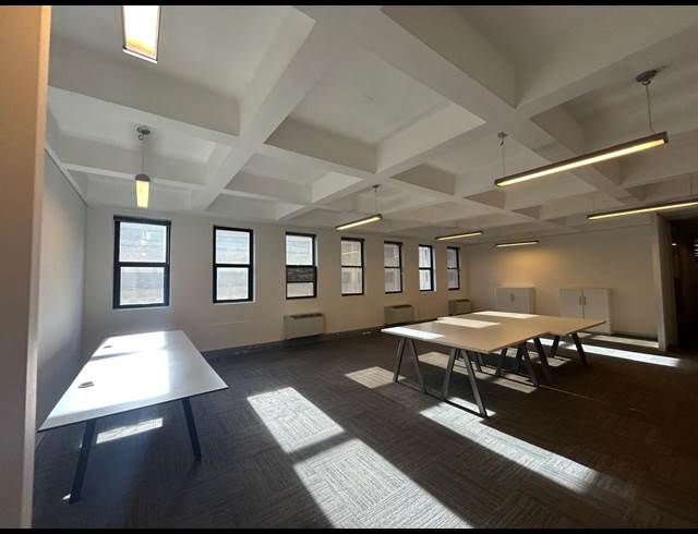 147M² OFFICE TO LET IN FORESHORE