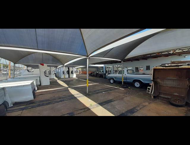 560M² SHOWROOM TO LET IN MAYVILLE