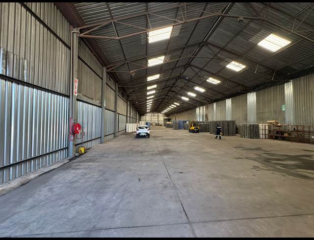 1,500M² WAREHOUSE TO LET IN GERMISTON SOUTH