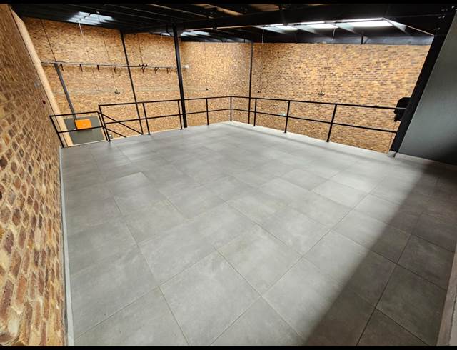 279M² FACTORY TO LET IN ANDERBOLT