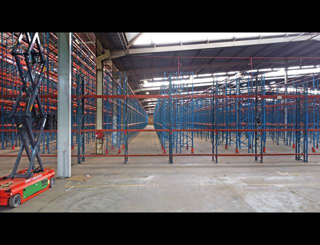 19,294M² WAREHOUSE TO LET IN JET PARK