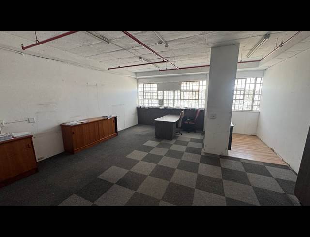 1,615M² WAREHOUSE TO LET IN KEW INDUSTRIAL