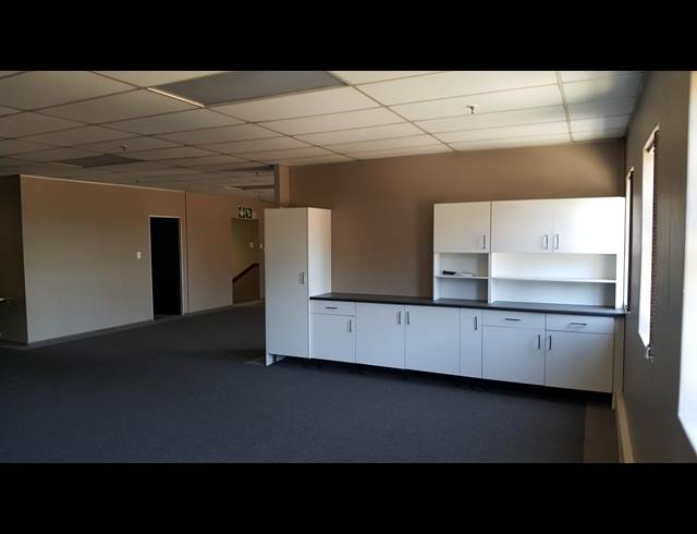 5,000M² WAREHOUSE TO LET IN POMONA