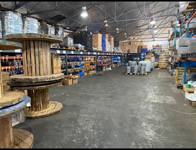 1,878M² WAREHOUSE TO LET IN PAARDEN EILAND