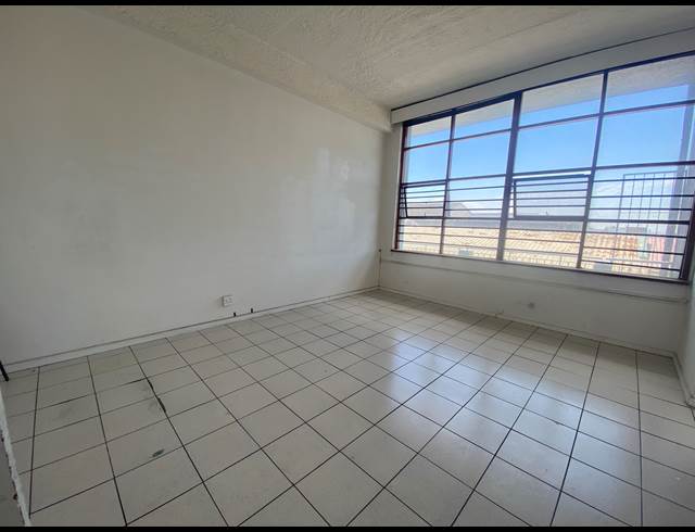 482M² BUSINESS CENTRE TO LET IN PAARDEN EILAND
