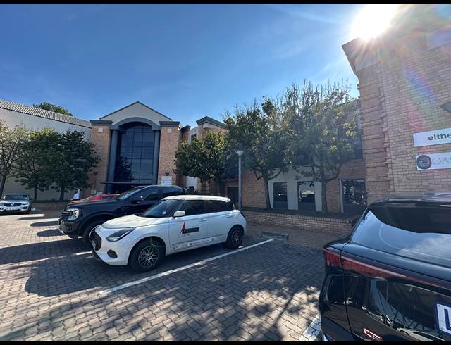 311M² OFFICE TO LET IN SANDTON CENTRAL