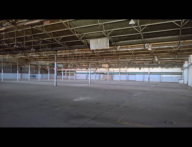 30,000M² WAREHOUSE TO LET IN HENVILLE