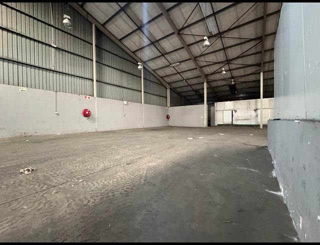 2,000M² WAREHOUSE TO LET IN PHOENIX INDUSTRIAL