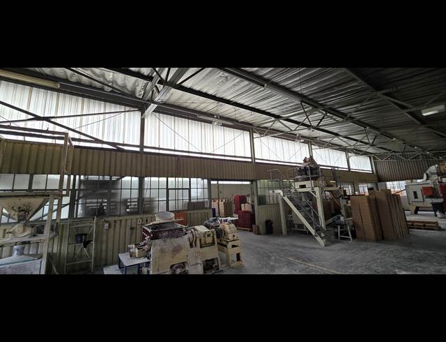 1,200M² FACTORY TO LET IN LEA GLEN