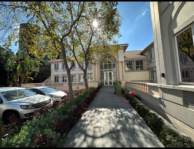 607M² OFFICE TO LET IN SANDTON CENTRAL
