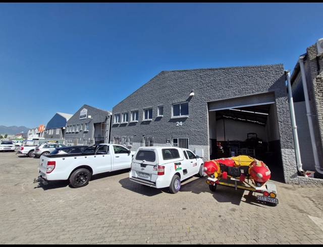 440M² WAREHOUSE TO LET IN OKAVANGO PARK