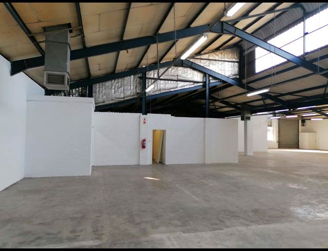 925M² WAREHOUSE TO LET IN PAROW INDUSTRIAL