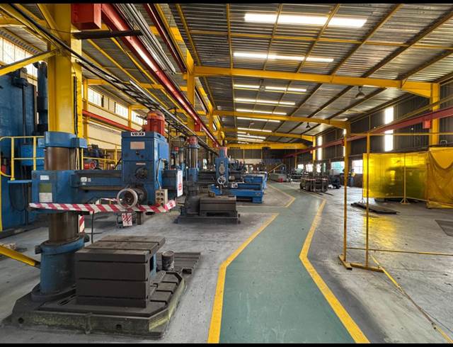 2,300M² WAREHOUSE TO LET IN ROBERTVILLE