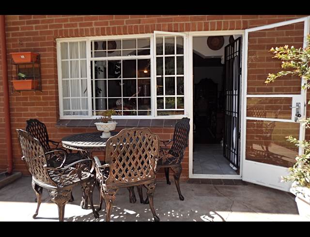 2 bed property to rent in NORTHCLIFF