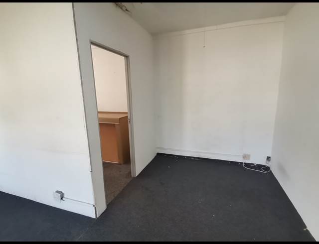 82M² OFFICE TO LET IN VALHALLA