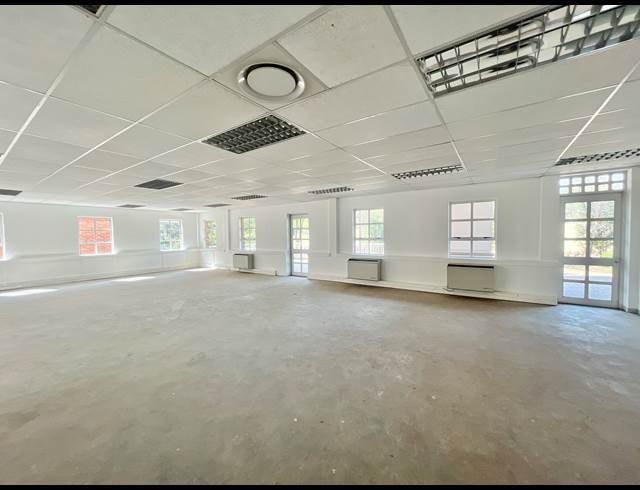 690M² OFFICE TO LET IN FOURWAYS
