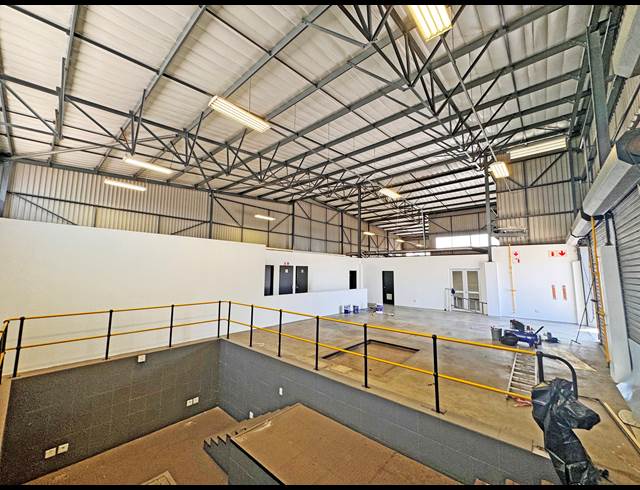 19,294M² WAREHOUSE TO LET IN JET PARK