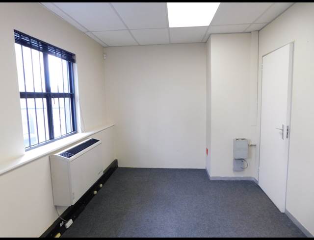119M² OFFICE TO LET IN FERNDALE