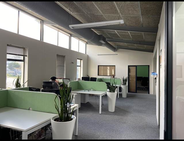 731M² OFFICE TO LET IN WESTLAKE