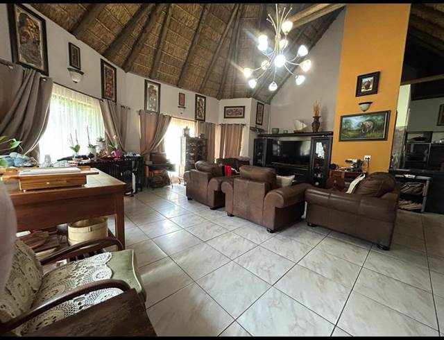 5 BEDROOM HOUSE TO LET IN MELODIE