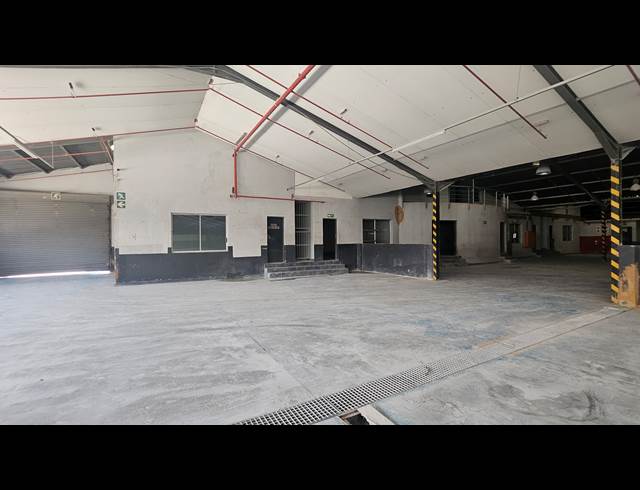 4,172M² WAREHOUSE TO LET IN WALTLOO