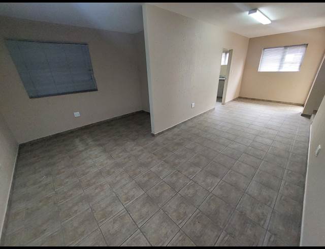 320M² FACTORY TO LET IN APEX