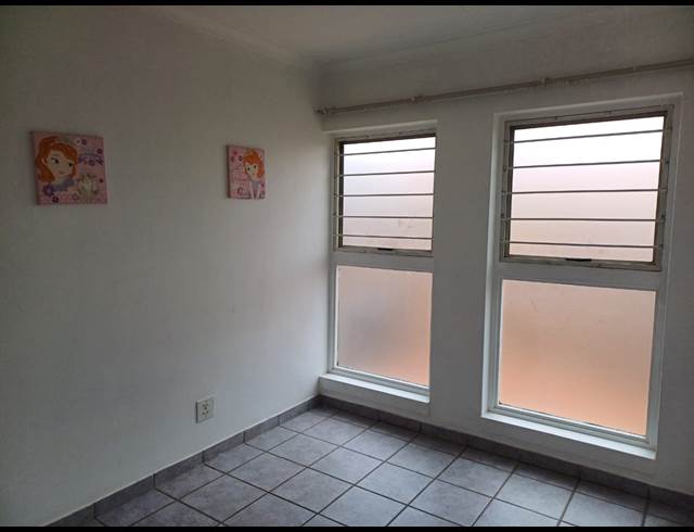 3 bed property to rent in DIE HOEWES