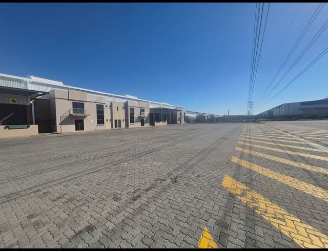 2,497M² WAREHOUSE TO LET IN GOSFORTH PARK