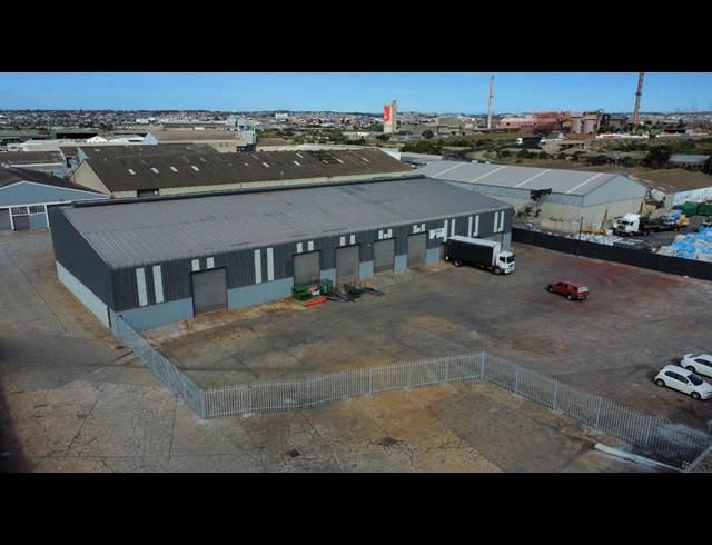 1,236M² WAREHOUSE TO LET IN DEAL PARTY