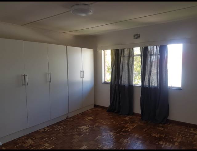 2 bed property to rent in LANGERUG