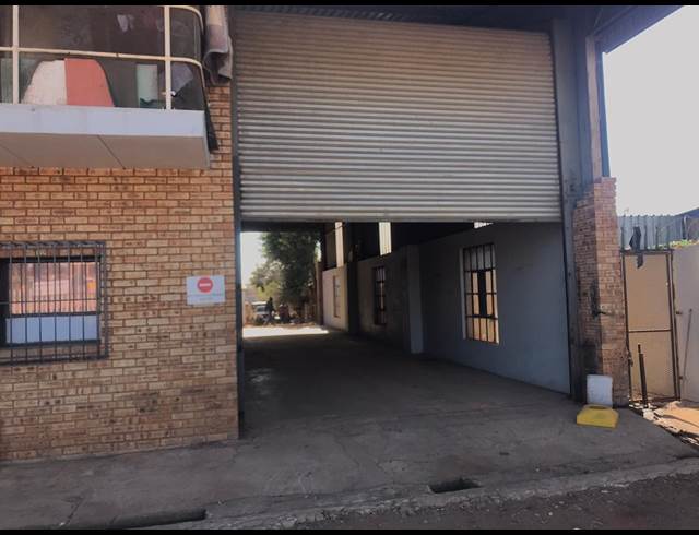450M² WAREHOUSE TO LET IN POMONA