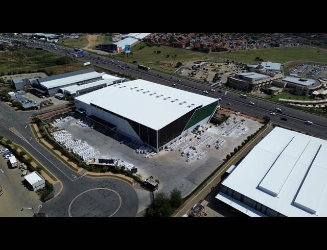 7,600M² WAREHOUSE TO LET IN LOUWLARDIA