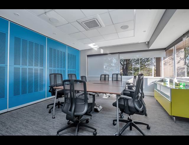 1,861M² OFFICE TO LET IN WOODMEAD