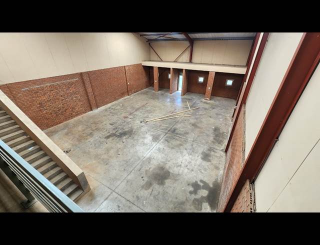 300M² WAREHOUSE TO LET IN SUNDERLAND RIDGE