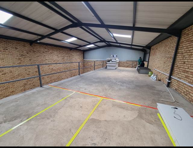 278M² WAREHOUSE TO LET IN CROWN