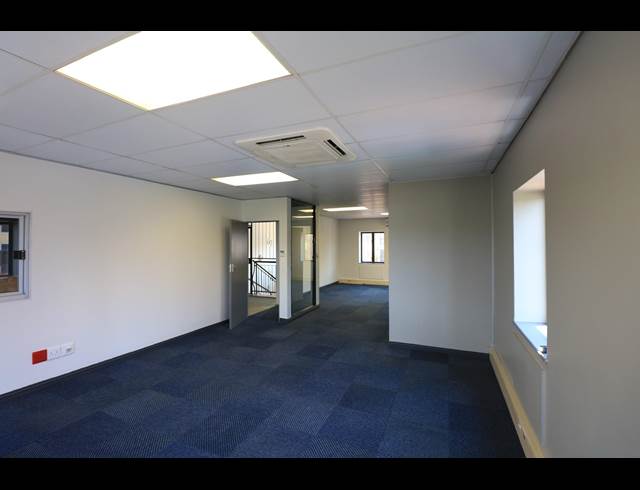 60M² OFFICE TO LET IN OLIVEDALE