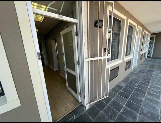 107M² OFFICE TO LET IN CENTURY CITY
