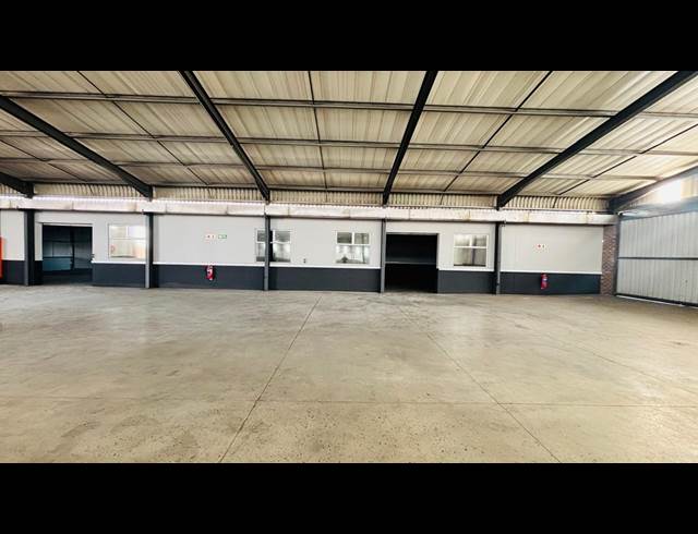 2,100M² WAREHOUSE TO LET IN DUNCANVILLE