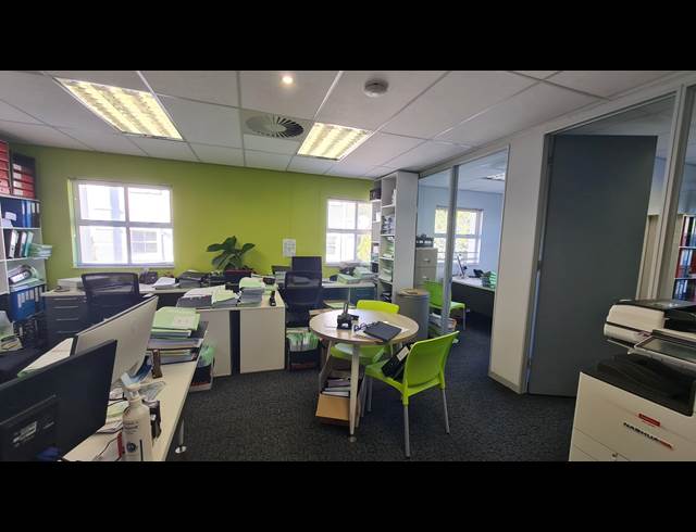 244M² OFFICE TO LET IN WESTLAKE