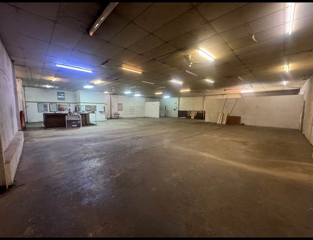 300M² WAREHOUSE TO LET IN WYNBERG