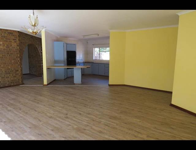3 BEDROOM PROPERTY TO RENT IN CHROOM PARK