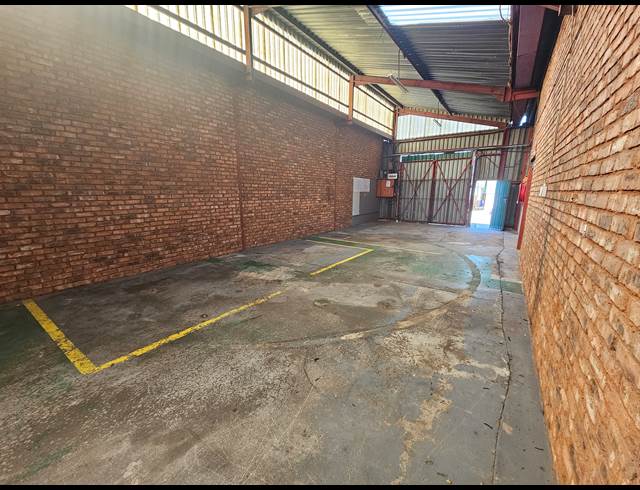 150M² FACTORY TO LET IN ANDERBOLT