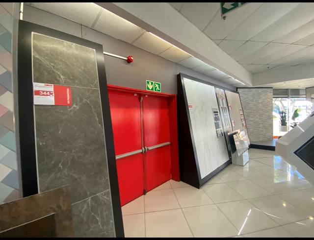 2,350M² SHOWROOM TO LET IN PAARDEN EILAND