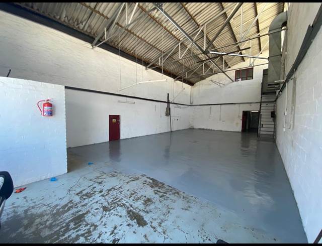 220M² WAREHOUSE TO LET IN MAITLAND