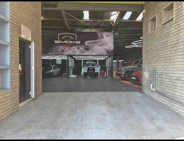 580M² WAREHOUSE TO LET IN HALFWAY GARDENS