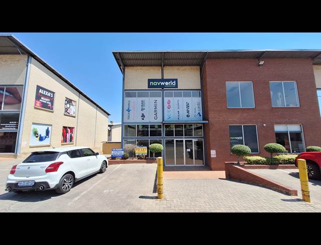 420M² SHOWROOM TO LET IN NORTH RIDING