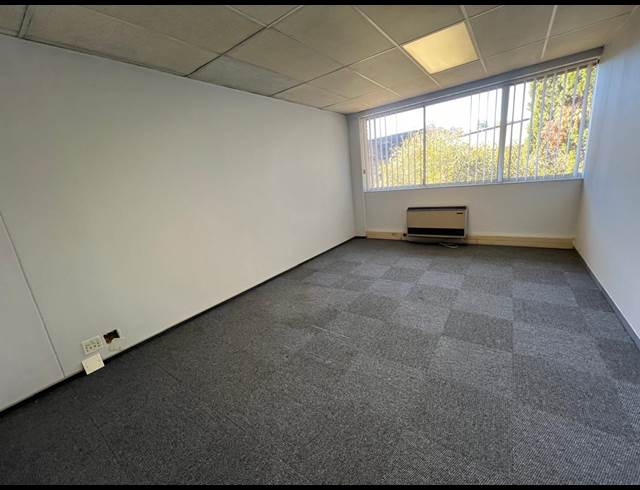 175M² OFFICE TO LET IN STRIJDOMPARK