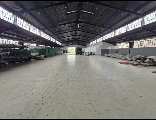 3,029M² WAREHOUSE TO LET IN CITY & SUBURBAN