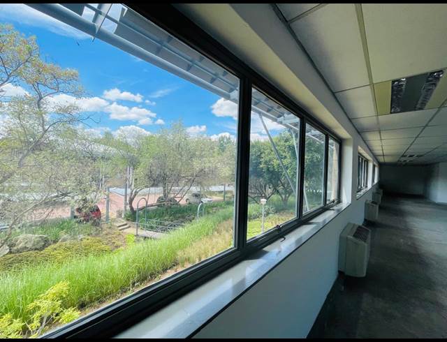 684M² OFFICE TO LET IN RANDJESPARK