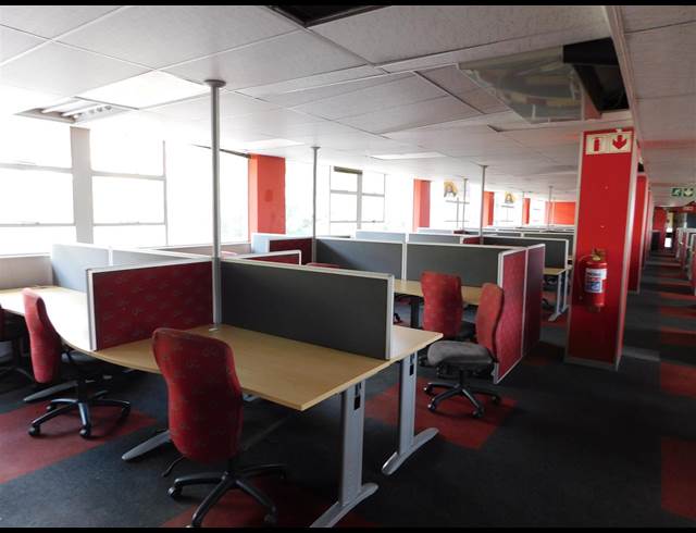 860M² OFFICE TO LET IN FERNDALE